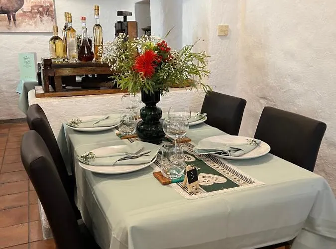 Und Restaurant Alpina Estalagem